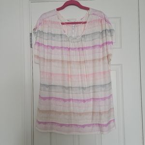 Lightweight sleeveless shirt